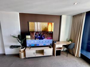 Χώρος καθιστικού στο Amazing views of North Terrace +27 φωτογραφίες