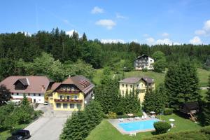 La alberca dentro o cerca de HOTEL Jerolitsch