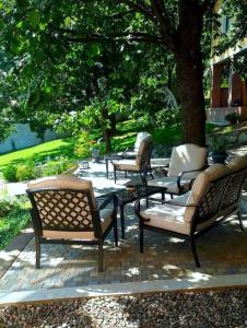 Galeriebild der Unterkunft Pensiunea Casa Mircea & Restaurant in Eşelniţa + 40 Fotos