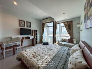 Μια τηλεόραση ή/και κέντρο ψυχαγωγίας στο Condo fodr rent The bell