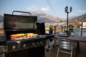 Nespecifikovaný výhled na hory nebo výhled na hory při pohledu z vily