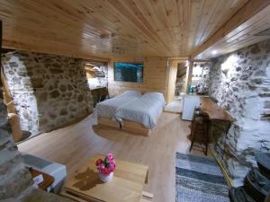 Postel nebo postele na pokoji v ubytování Adonis Guest House