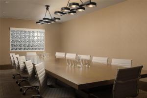 Konferenční prostory v ubytování Doubletree By Hilton West Kelowna + 37 fotografií