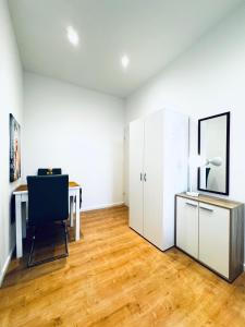 Köök või kööginurk majutusasutuses Comfy & Cozy 4BR Shared Apt next to Kaufpark Alterlaa