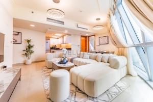 1BR with Floor-to-Ceiling Windows & Skyline Views, Next to Gate Avenue, Park Towers DIFC by Deluxe Holiday Homes休息區