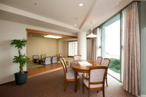 Istumisnurk majutusasutuses Izumigo AMBIENT Izu-Kogen Condominium