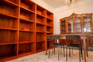 Biblioteca nell'appartamento