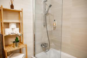 Kúpeľňa v ubytovaní Luxury Modern Designed Oldtown Apartment