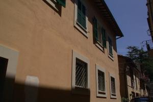 サン・ジェーミニにあるStazione di Posta San Geminiの緑の窓