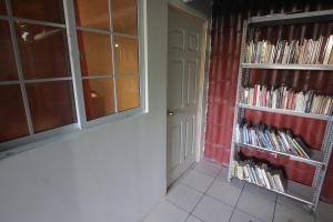 Η βιβλιοθήκη του διαμερίσματος +10 φωτογραφίες