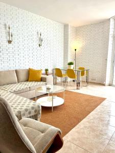 Posezení v ubytování Apartamento Torre de la Roca Torremolinos