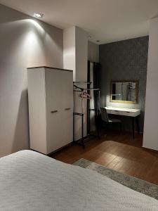 Una cama o camas en una habitación de Apartment Frankie's Place