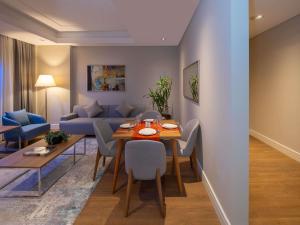 Posezení v ubytování Movenpick Living Istanbul West