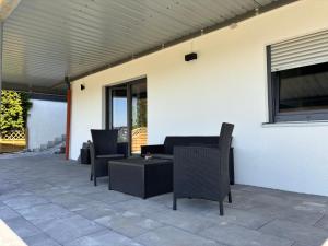 TV a/nebo společenská místnost v ubytování Cozy hilltop stay in Weikersheim