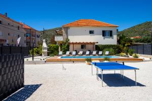 En generel udsigt til bjerge eller udsigt til bjerge taget fra lejligheden