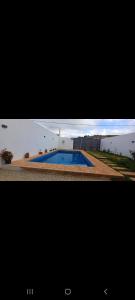 Piscina di فيلا فاخرة o nelle vicinanze