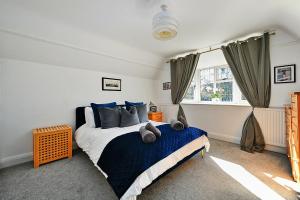 Katil atau katil-katil dalam bilik di Finest Retreats - 19, South Way
