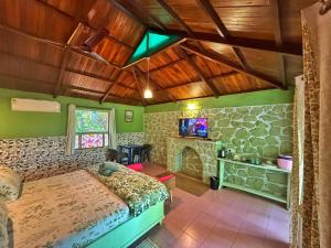 TV a/nebo společenská místnost v ubytování Captans Stay