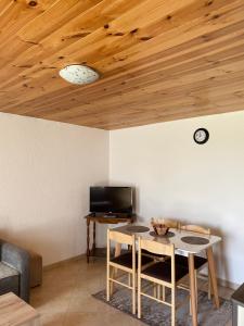 TV a/nebo společenská místnost v ubytování Holiday Home Apartman Aco
