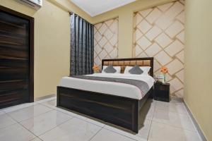 a bedroom with a large bed in a room at Collection O Aloft in Jaipur +59 photos