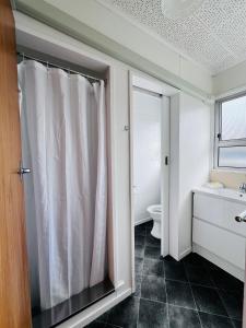 Koupelna v ubytování Brooklyne Motel Sanson + 19 fotografií