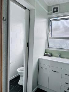 Koupelna v ubytování Brooklyne Motel Sanson