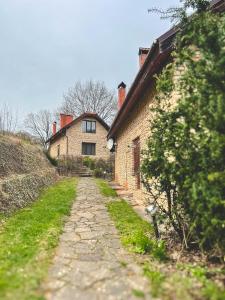 Bygningen som villaen ligger i + 5 billeder