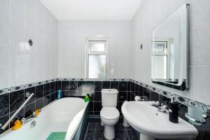 Bilik mandi di Cottage 479 - Clifden +32 gambar