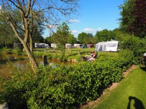 Gallery image of Kampeerhut met gedeeld sanitair in Wintelre