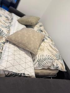 Ένα ή περισσότερα κρεβάτια σε δωμάτιο στο Apartments Frank +291 φωτογραφίες