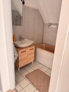 Phòng tắm tại Appartement le Fonki st louis centre