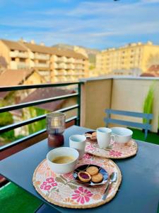En balkon eller terrasse på Annecy cozy studio with terrace