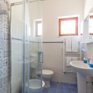 A bathroom at Mondello Sabrina Apartments