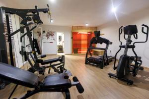 Posilňovňa alebo fitness centrum v ubytovaní Fantastic house