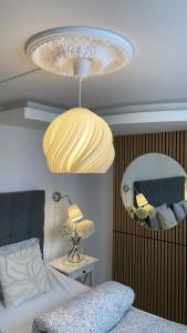 Postel nebo postele na pokoji v ubytování Strömspärlan - Nordic Stay Strömstad