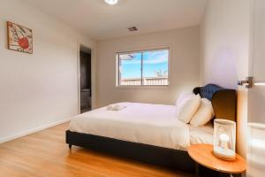 Light-Filled Werribee Escape客房内的一张或多张床位