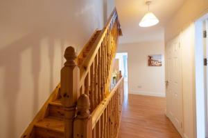 丁格尔Steps from Main Street - Dingle的相册照片