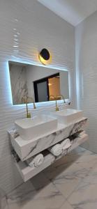 Galería fotográfica de Opulenz en Saint Annʼs Bay