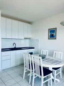 Kuchyň nebo kuchyňský kout v ubytování Beach Apartments Tina