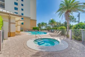 Hồ bơi trong/gần Sunset-View Resort Condo on Perdido Key