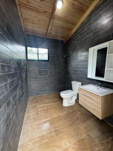 Ένα μπάνιο στο Villas Las Indigenas