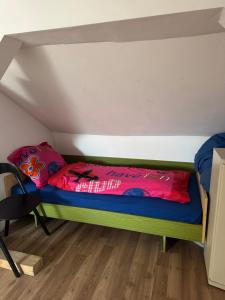Postel nebo postele na pokoji v ubytování Fürsten Zimmer