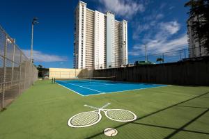 Tenis in/ali skvoš poleg nastanitve Lovely 2-2 Condo with the best view of Puerto Rico oz. v okolici