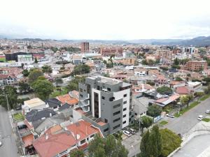 Nespecifikovaný výhled na destinaci Cuenca nebo výhled na město při pohledu z aparthotelu