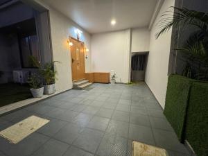 صورة لـ Luxury 1BR in 4BHK Shared Spaces Vadodara في فادودارا