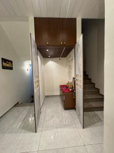 صورة لـ Luxury 1BR in 4BHK Shared Spaces Vadodara في فادودارا