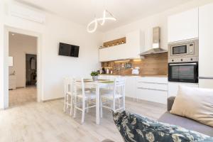 Dapur atau dapur kecil di B&B La Villetta sul Mare +16 gambar
