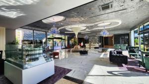 Χώρος καθιστικού στο 5 STAR FACILITIES/WALKING DISTANCE TO AMENITIES AND THE BEACH