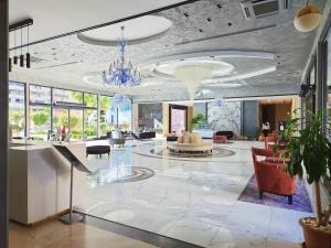 Χώρος καθιστικού στο 5 STAR FACILITIES/WALKING DISTANCE TO AMENITIES AND THE BEACH