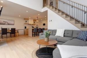 Khu vực ghế ngồi tại Chalet Rivage SPA & Games Ski Montcalm +47 ảnh